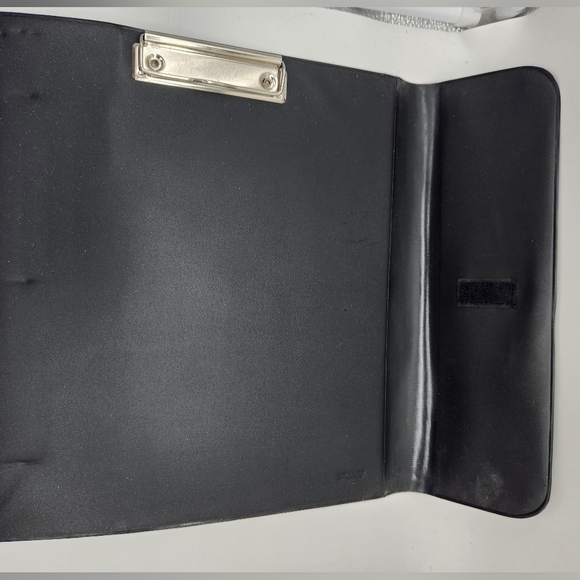 Preowned Geometric Design Retro Looking Trapper Keeper 2" 3- Ring Binder - Picture 12 of 16
